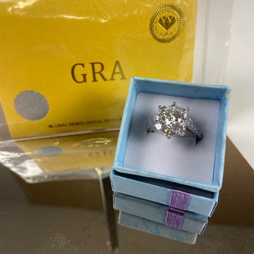 💐 2CT Moissanite Halo Ring GRA Certified Round Cut Pavé Band - New